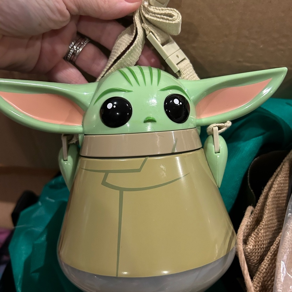 Green and Tan Baby Yoda Crossbody Cup